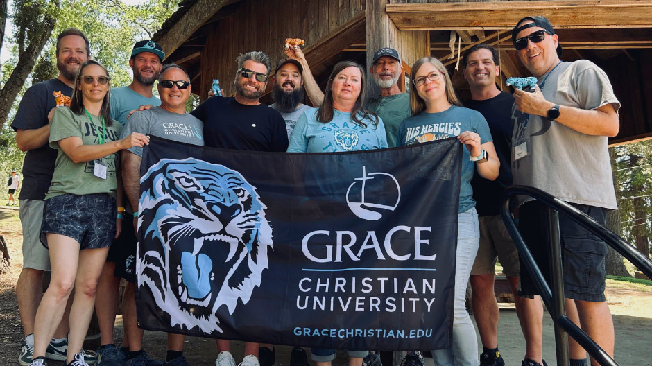 Alumni-Camp-Serving 