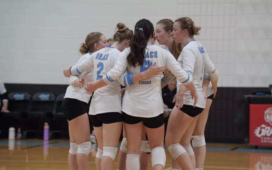 Volleyball Takes 2 of 3 Over the Weekend