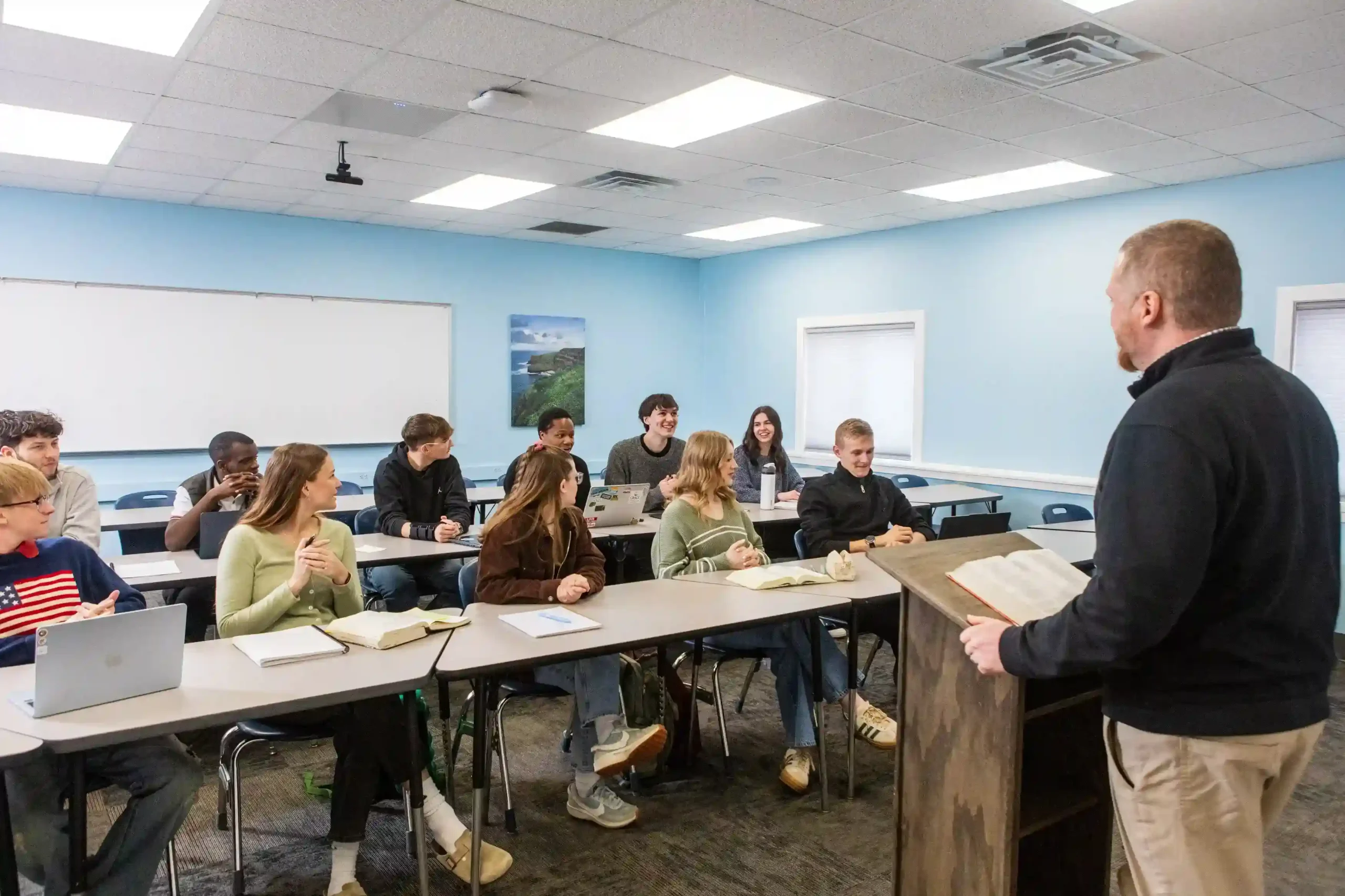 Full-Classroom-Students-and-Professor